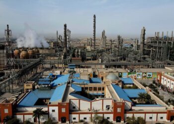 بهره پتروشیمی‌ها از تثبیت ارز 28500 تومانی