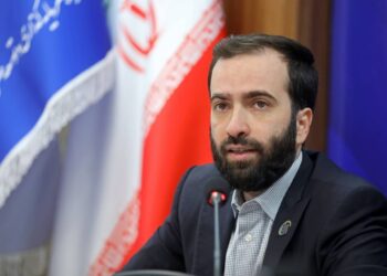 مدیر عامل پترول؛ مشکل صنعت پتروشیمی پول و دانش فنی نیست