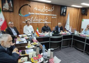 مدیران ارشد هلدینگ خلیج فارس در شرکت پتروشیمی بندرامام