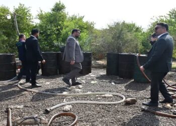 شناسایی و تخریب مخازن و باراندازهای سوخت قاچاق در بندرعباس