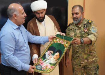 مسئولین شهر بندرامام خمینی از مدیرعامل پتروشیمی اروند تقدیر کردند