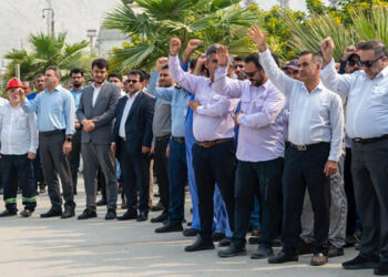 کارکنان پتروشیمی مروارید عسلویه در محکومیت اسرائیل تجمع کردند