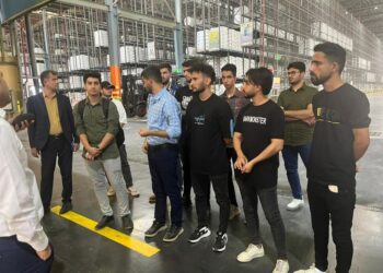 بازدید دانشجویان ایمنی و بازرسی فنی از شرکت پلیمر آریاساسول