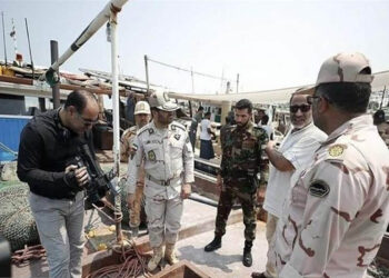 شناور حامل سوخت قاچاق در خلیج فارس متوقف شد