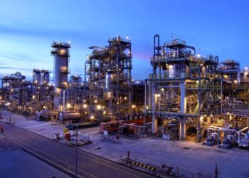 پتروشیمی ایلام از شرکت‌های داخلی و عوامل برگزاری «ایرانی‌سازان» تقدیر کرد