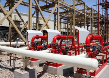 خط انتقال گاز به پالایشگاه فجر جم آماده بهره برداری شد