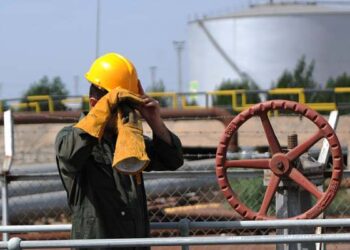 بالاترین رشد بهره‌وری در کارکنان صنعت نفت با وجود تحریم‌ها