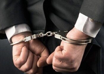 بازداشت۱۱مسئول برای همکاری با قاچاقچیان سوخت