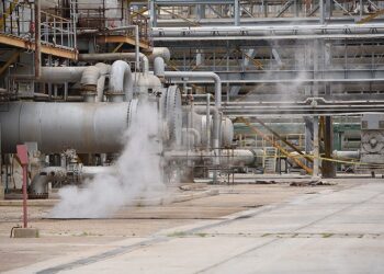 تنوع بخشی به سبد محصولات و افزایش همکاری صنعت با شرکتهای دانش بنیان دانشگاهی