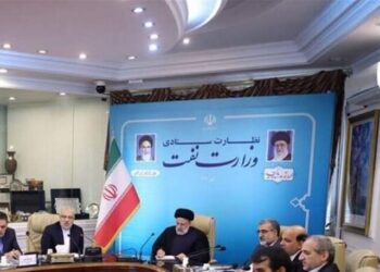 خبر عدم حضور وزیر نفت در دیدار رئیسی تکذیب شد