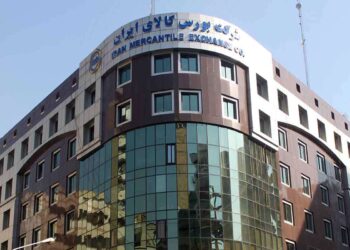 عرضه ۱۰۸ هزار تن مواد پلیمری و پتروشیمی در بورس کالای امروز
