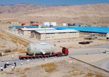 مخزن ۲۷ تنی به سایت پتروشیمی دهدشت وارد شد