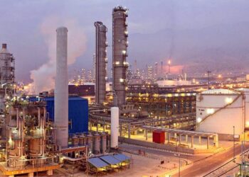 واگذاری فروش محصولات پتروشیمی کیمیای پارس خاورمیانه بدون قرارداد رسمی هلدینگ پتروفرهنگ