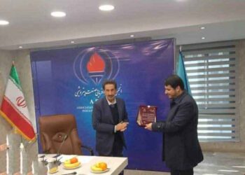 انجمن صنفی پتروشیمی از مدیر عامل پتروشیمی خراسان تقدیر کرد