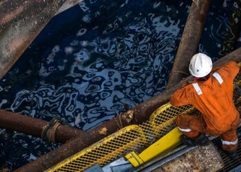 ۳۴ هزار نفر از ایثارگران نفتی تبدیل وضعیت شدند