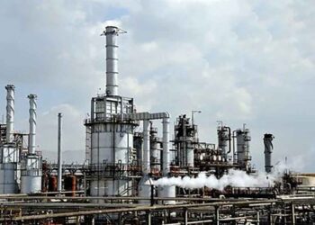 روند صعودی درآمدهای ایرانول در آذرماه ادامه یافت