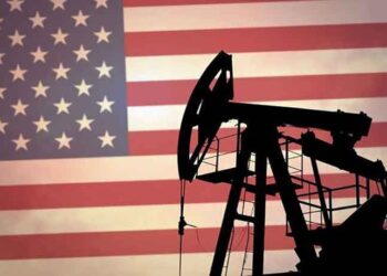 تولید نفت آمریکا برای پنجمین ماه کاهش می‌یابد