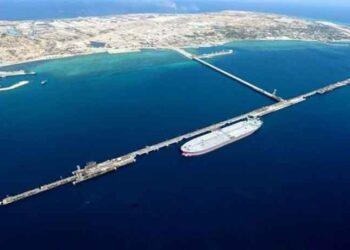 ایران ۵۰۰ مایل دریایی به مشتریان نفتی خود نزدیک‌تر می‌شود