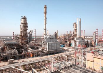 تحقق کاهش خام فروشی در پالایشگاه آبادان