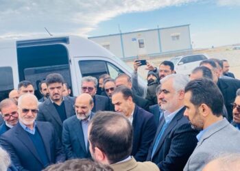 وزیر نفت از طرح پتروشیمی سینا اندیمشک بازدید کرد