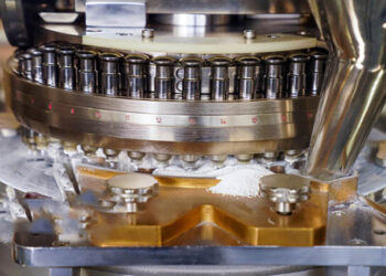 بومی‌سازی ۸۵ درصد کالا و تجهیزات صنعت پتروشیمی