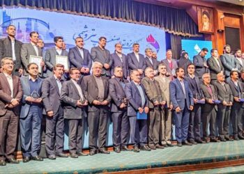 موفقیت شرکت‌های تابعه پتروشیمی خلیج‌فارس در جایزه تعالی صنعت پتروشیمی