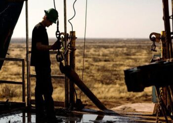 دکل‌های حفاری نفت و گاز آمریکا کاهش یافت