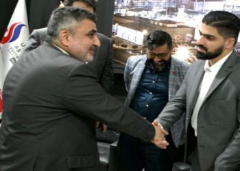 دیدار مدیر عامل شرکت مخازن سبز با هیات‌های صنعتی در نمایشگاه ایران اکسپو