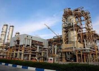 تکمیل زنجیره ارزش تولید متانول الزامی است