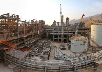 اجرای ۱۲۷ طرح صنعت پتروشیمی در کشور