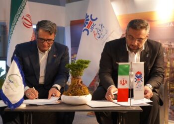 تفاهم‌نامه همکاری بین شرکت‌های پتروشیمی جم و ایلام امضا شد