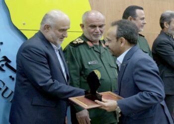 تقدیر از پتروشیمی پارس به عنوان چهره برتر روابط عمومی بوشهر