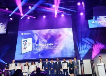 تقدیر از مدیران شرکت آریاساسول در نمایشگاه پلاست‌پل لهستان