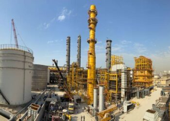 واحد متانول شرکت پتروشیمی آپادانا در سال جاری راه‌اندازی می‌شود