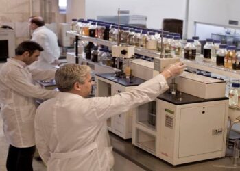 وزارت نفت خانه پتروشیمی و پالایش و پخش را راه‌اندازی می‌کند