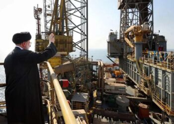 شکوفایی صنعت نفت دستاورد مهم شهید ابراهیم رئیسی