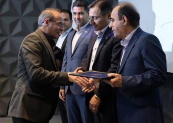 برگزاری مراسم روز ملی منابع انسانی در هلدینگ خلیج فارس