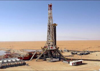 دکل میدان گازی مختار مستقر شد