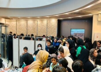 حماسه آفرینی کارکنان پتروشیمی پارس با حضور فعالانه پای صندوق‌های رای