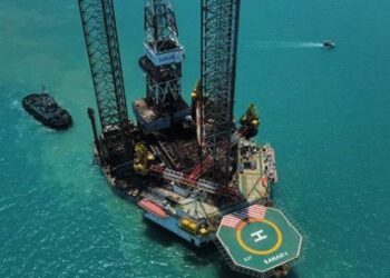 سکوی حفاری سحر ۱ برای بازسازی به ساحل رسید