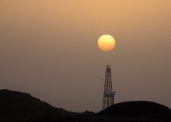 امضا قرارداد طرح توسعه و بهره‌برداری میدان نفتی چنگوله