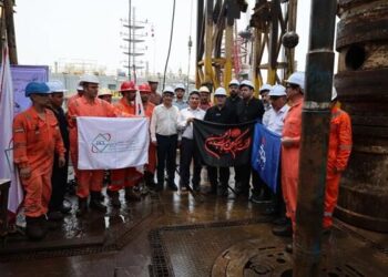 آغاز عملیات حفاری ۳۵ حلقه چاه درون‌میدانی پارس‌ جنوبی