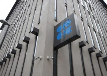 آمار تولید نفت ایران همچنان افزایشی است