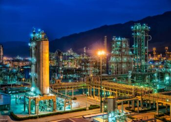 پتروشیمی‌امیر کبیر خط صعود را ترک نمی‌کند