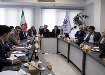 لزوم تهیه طرح اورژانسی برای نجات پتروشیمی آبادان