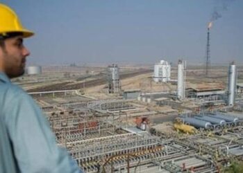 اعتراض به انحصار تعدیل مدرک دکترا در صنعت نفت برای مدیران خاص