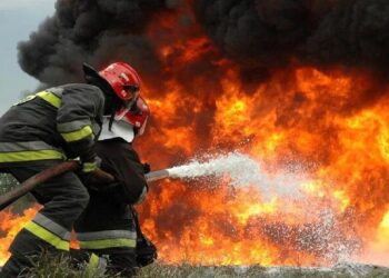 اطفاء حریق پالایشگاه‌ها و چاه‌های نفت با کمترین مصرف آب