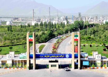 پتروشیمی شازند، صادر کننده نمونه شد