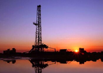 حفاری بیش از ۲۰ هزار متر چاه‌های نفت و گاز در مناطق نفت خیز کشور