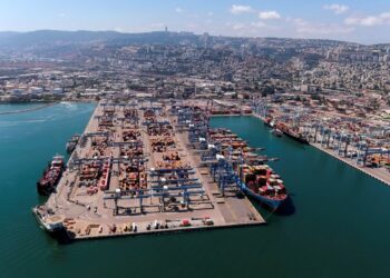 وحشت «حیفا» از حمله احتمالی ایران به کارخانه‌های پتروشیمی